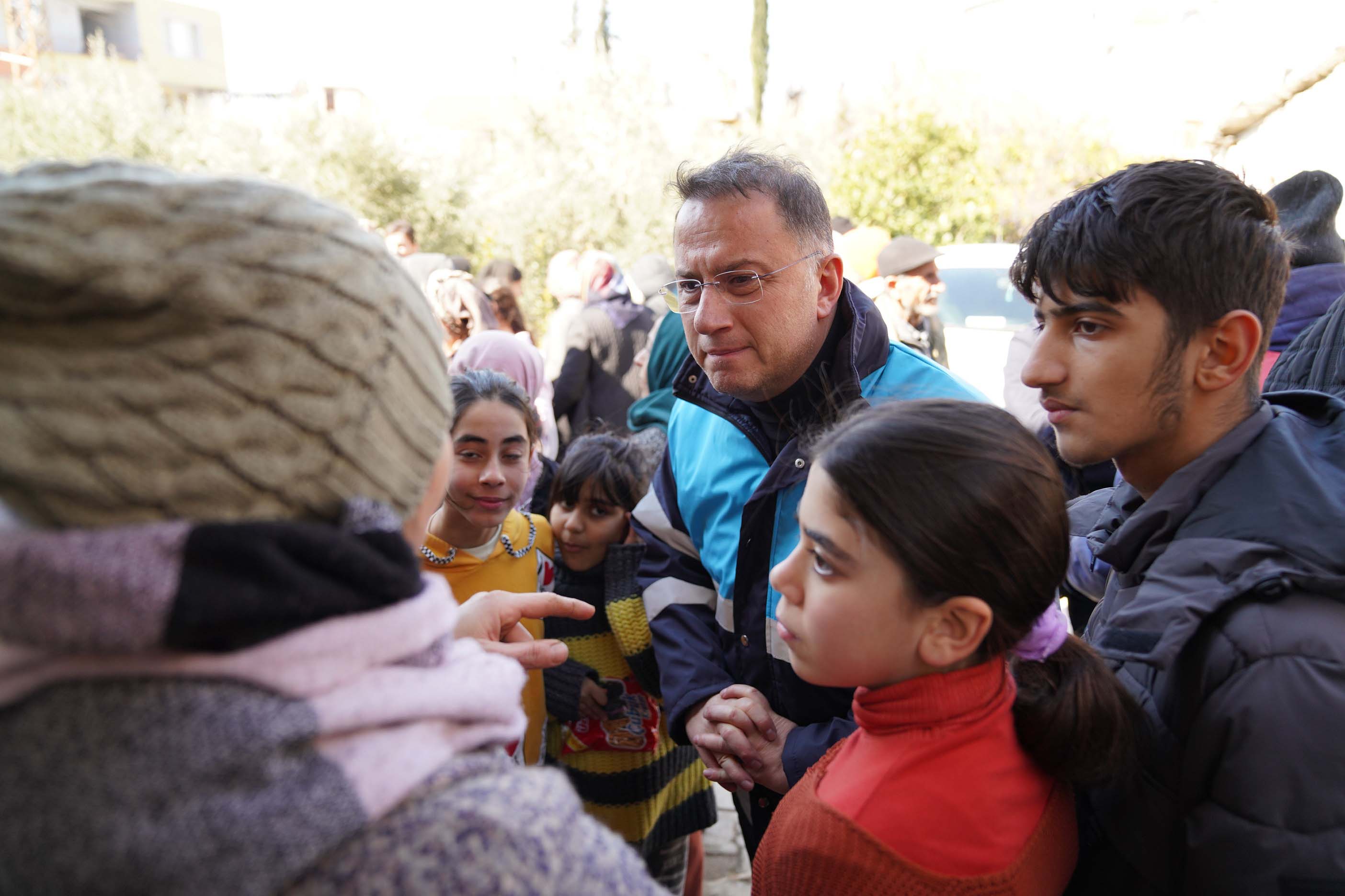 BAŞKAN ÇALIK DEPREMZEDELERİN ACILARINA ORTAK OLDU
