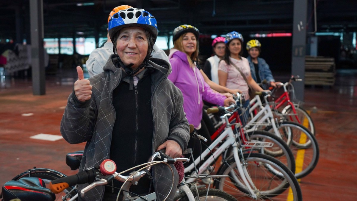 Beylikdüzü’nde “pedallar kadınlar için dönüyor”