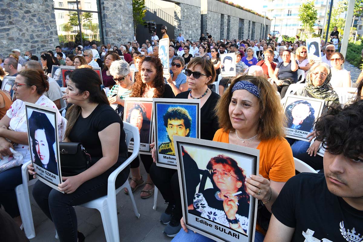 MADIMAK’TA HAYATINI KAYBEDENLER BEYLİKDÜZÜ'NDE ANILDI